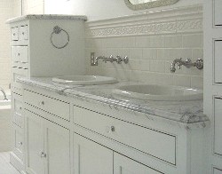 Bathroom design with carrara marble