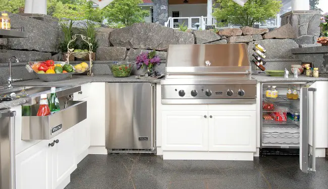 outdoor kitchen design white cabinets stone countertops